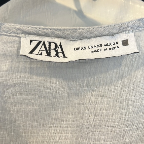 FLORAL EMBROIDERED DRESS- size XS - Picture 3 of 4